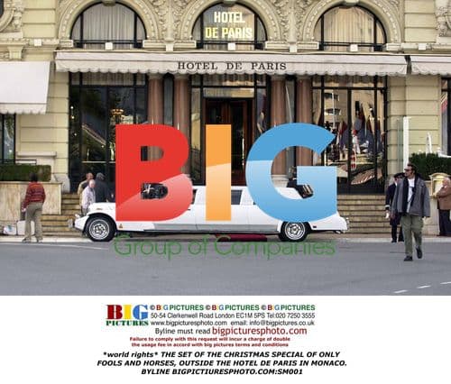 *world rights* THE SET OF THE CHRISTMAS SPECIAL OF ONLY FOOLS AND HORSES