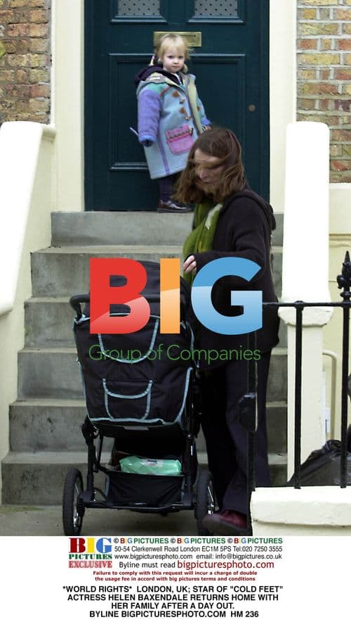 Helen Baxendale returns home with family