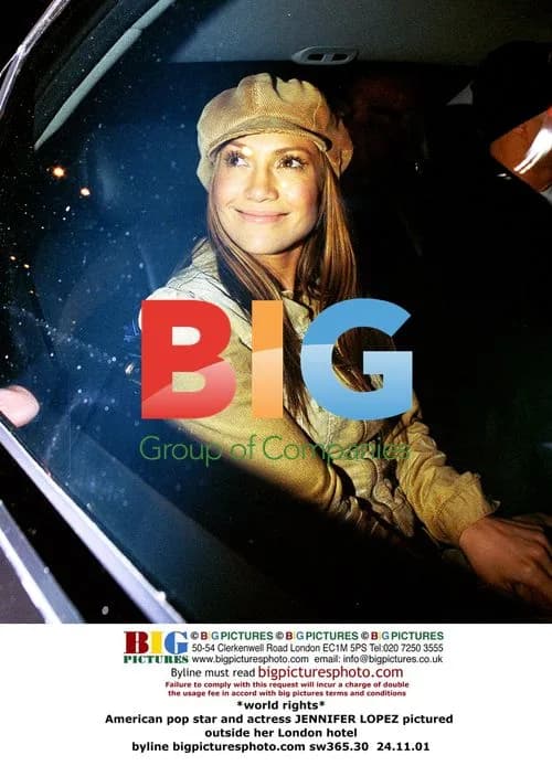 Jennifer Lopez Outside London Hotel