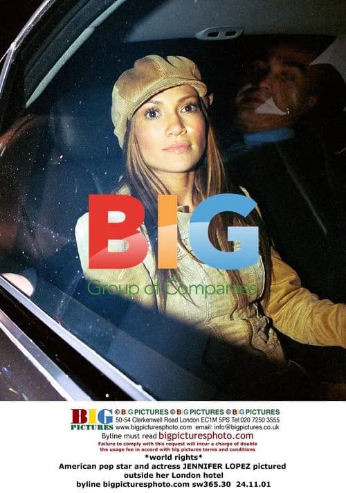 Jennifer Lopez Outside London Hotel