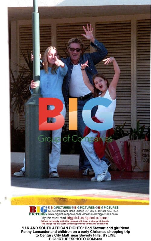 Rod Stewart and Penny Lancaster Shopping