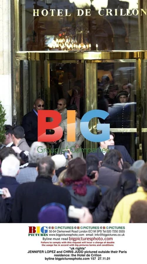 Jennifer Lopez and Chris Judd outside Paris hotel