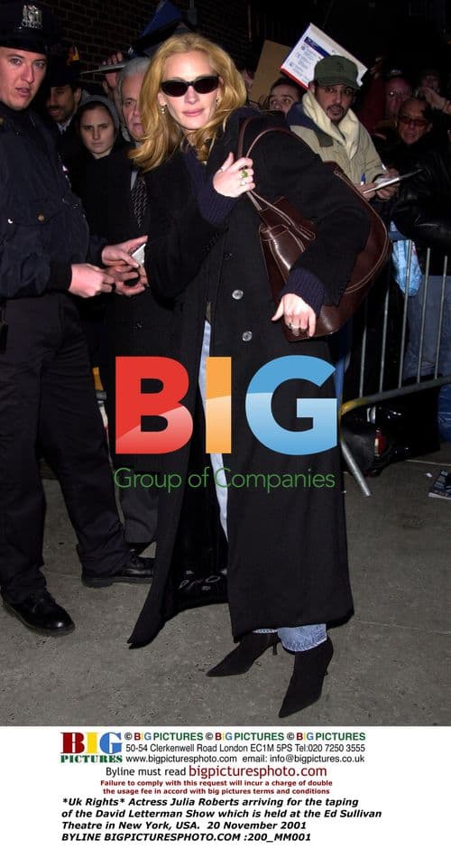 Julia Roberts arrives for Letterman taping