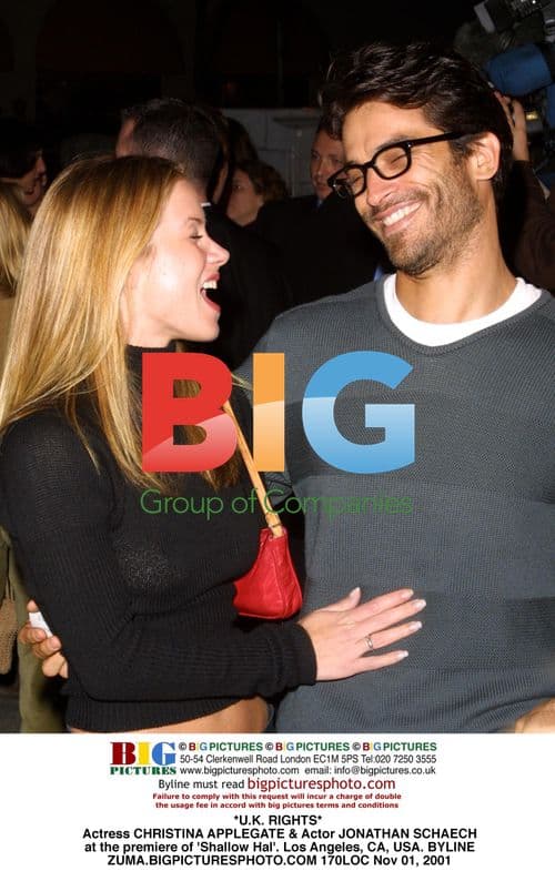 CHRISTINA APPLEGATE & JONATHAN SCHAECH at 'Shallow Hal' premiere