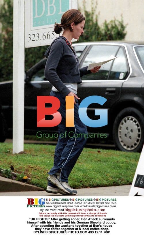 Ben Affleck Spends Time with Friends After Sobriety