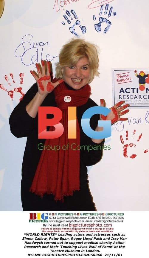 Actors Support Medical Charity