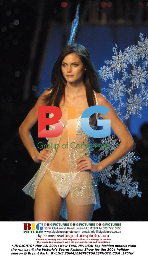 2001 Victoria's Secret Fashion Show