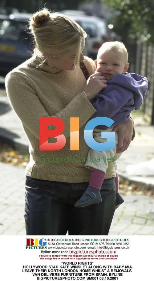 Kate Winslet and baby Mia leave home
