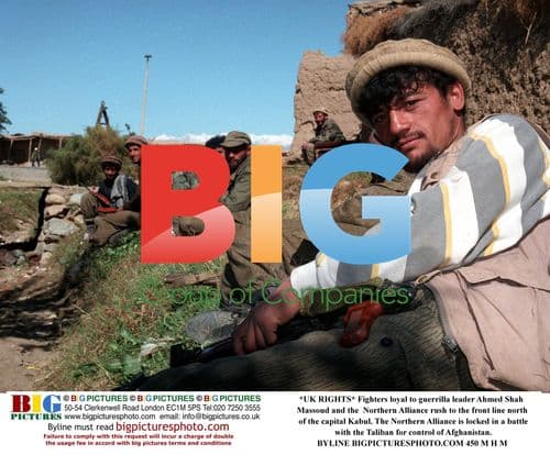 Northern Alliance fighters rush to front line in Afghanistan