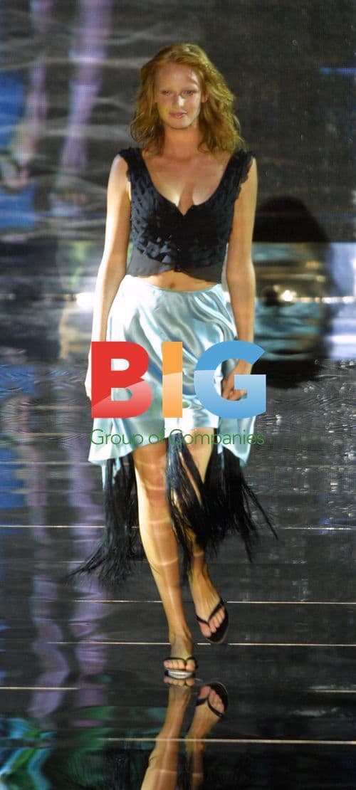 EMPORIO ARMANI Fall 2002 Fashion Show