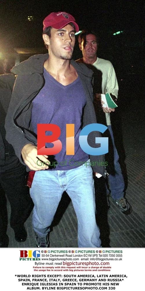 Enrique Iglesias Promotes New Album in Spain