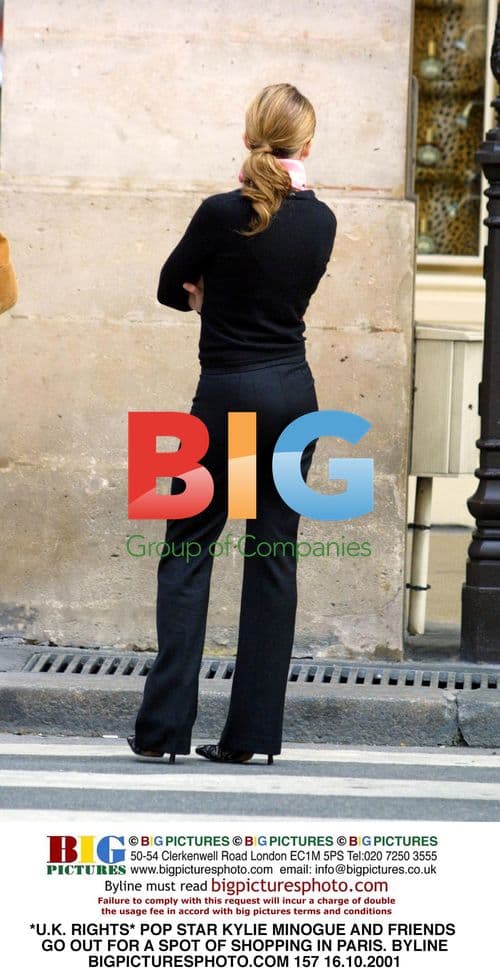 Kylie Minogue Shopping in Paris