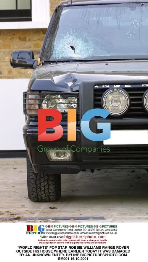Robbie Williams' Range Rover Damaged