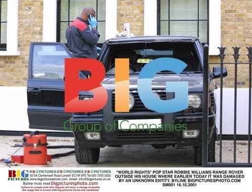 Robbie Williams' Range Rover Damaged