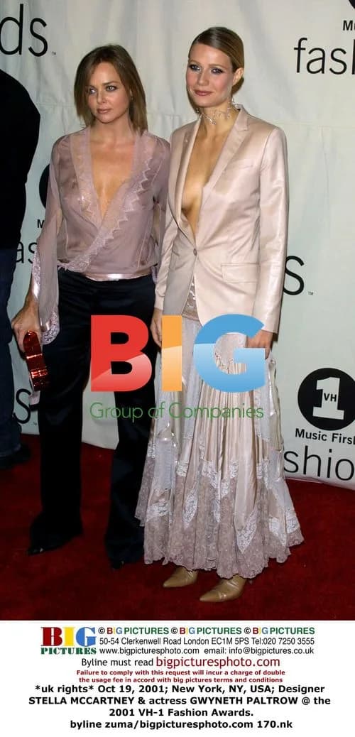 Stella McCartney & Gwyneth Paltrow at 2001 VH-1 Fashion Awards