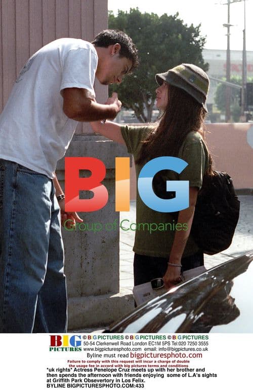 Penelope Cruz enjoys day out with friends in LA