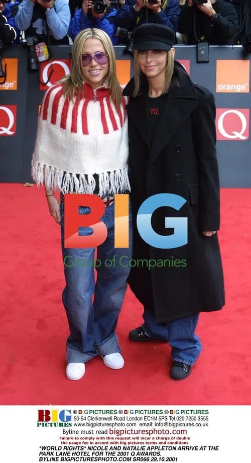 Nicole and Natalie Appleton at 2001 Q Awards