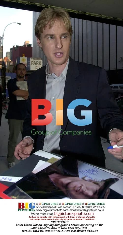Owen Wilson signing autographs before TV appearance