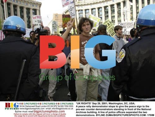 Peace rally and counter-demonstration in Washington DC