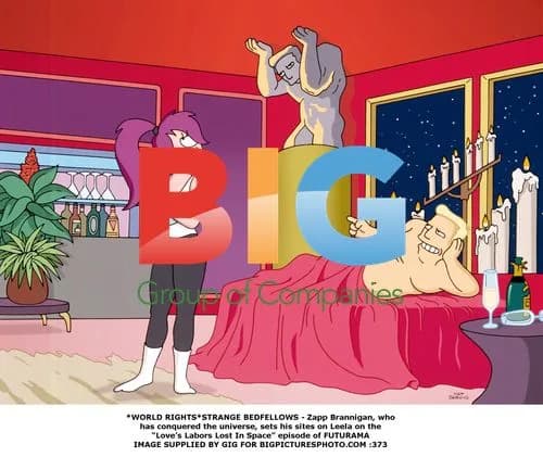 Zapp Brannigan and Leela in Futurama