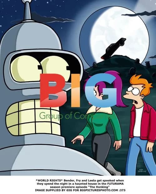 FUTURAMA trio spooked in haunted house