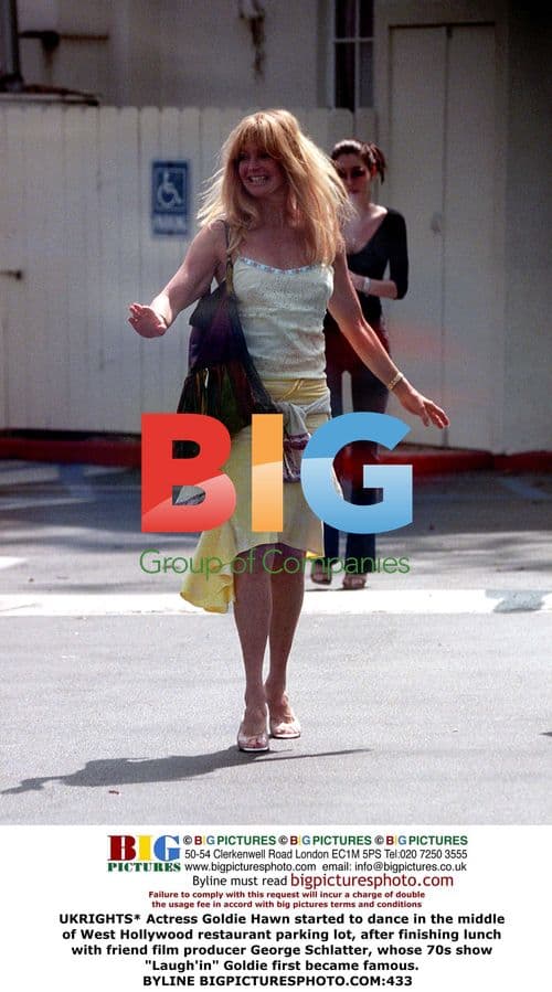 Goldie Hawn Dances in Parking Lot After Lunch