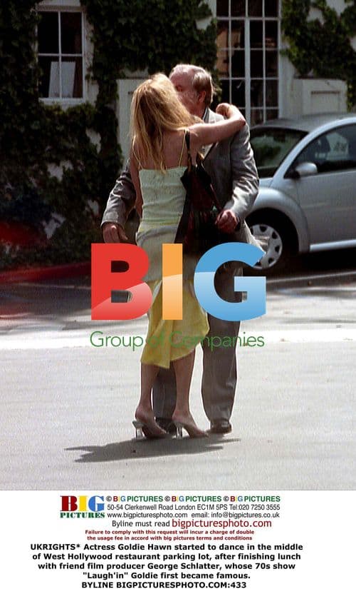 Goldie Hawn dances in West Hollywood parking lot