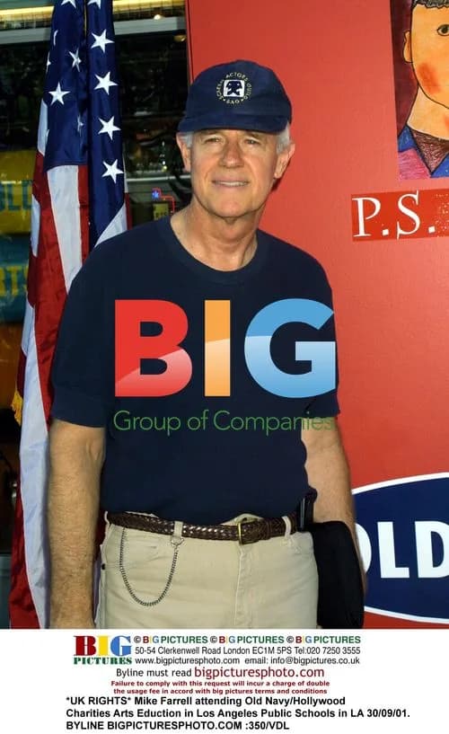 Mike Farrell at Old Navy/Hollywood Charity Event