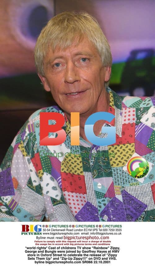 Cast of "Rainbow" at HMV store