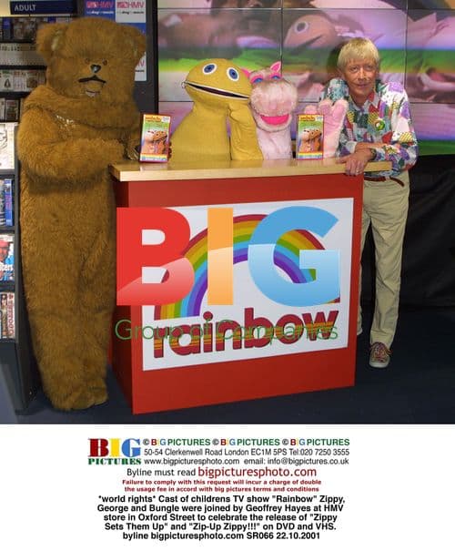 Cast of "Rainbow" at HMV store