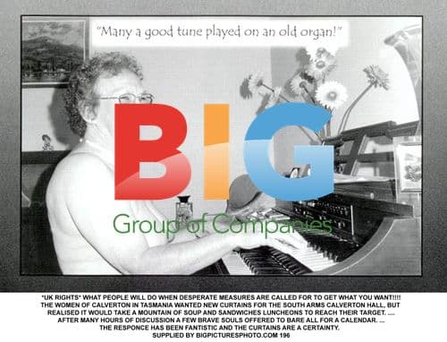 Calverton Women Bare All for Curtains