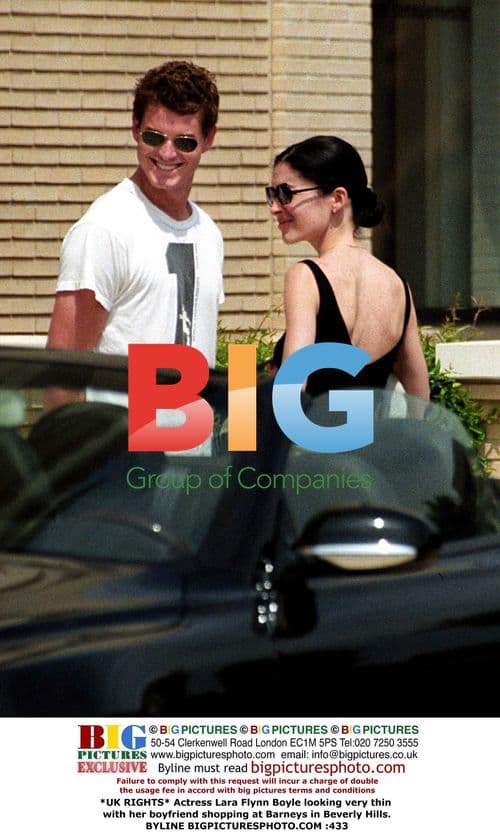 Lara Flynn Boyle shopping with boyfriend at Barneys