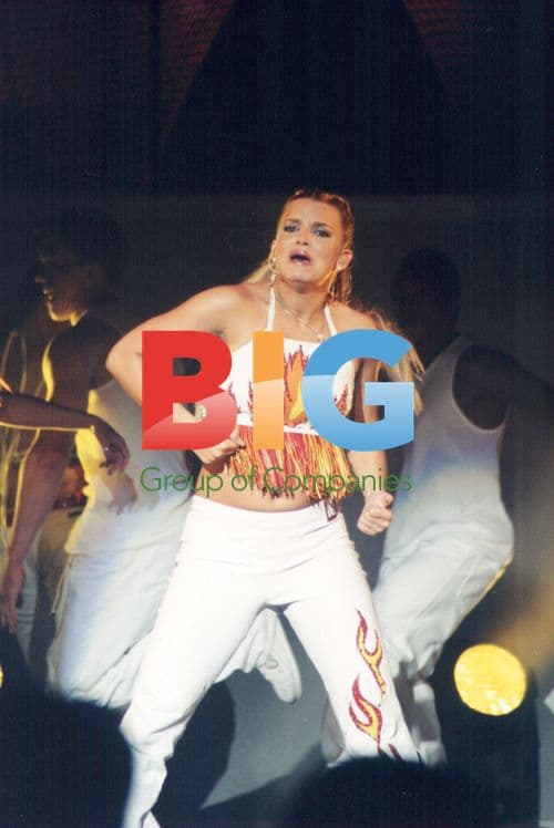 Jessica Simpson Performs on 'Dreamchaser' Tour