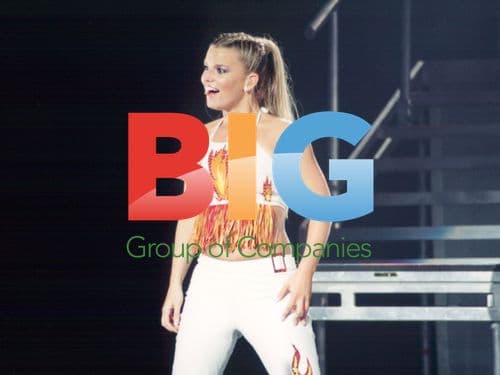 Jessica Simpson Performs on 'Dreamchaser' Tour