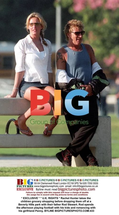Rachel Hunter and Rod Stewart spotted with family