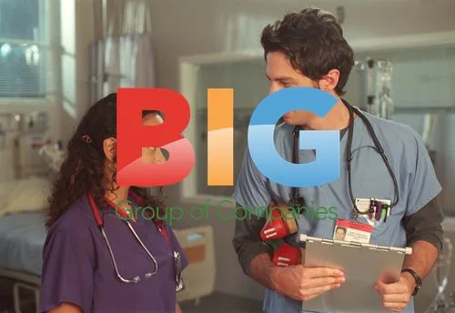 SCRUBS CAST ON SET