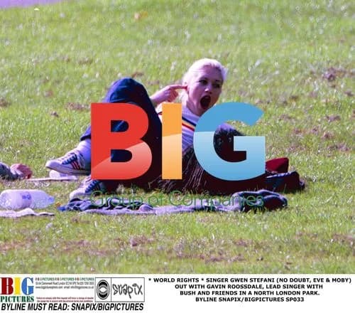 Gwen Stefani & Gavin Rossdale in North London Park