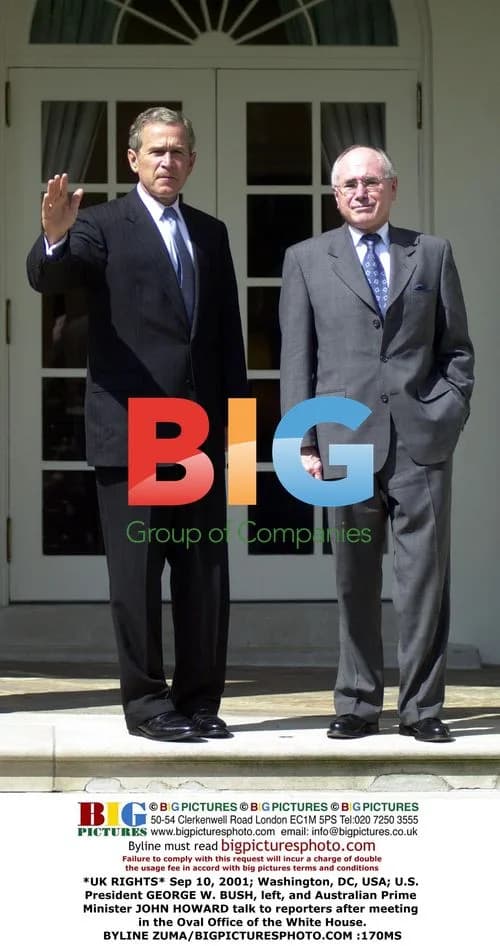 Bush and Howard Meet in Oval Office