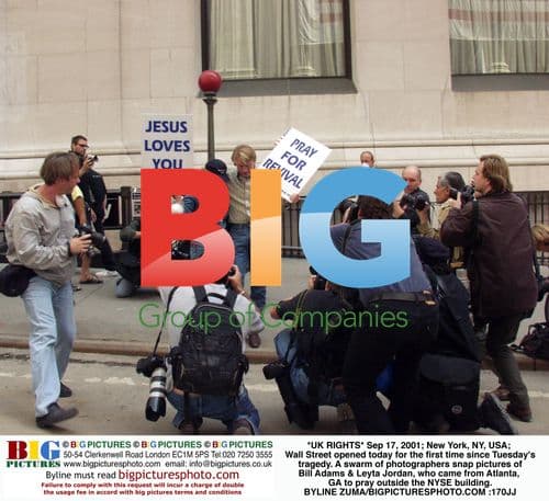 Wall Street re-opens after 9/11 tragedy