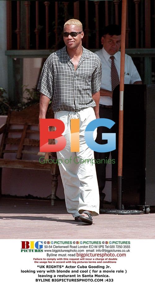 Cuba Gooding Jr. leaving restaurant in Santa Monica