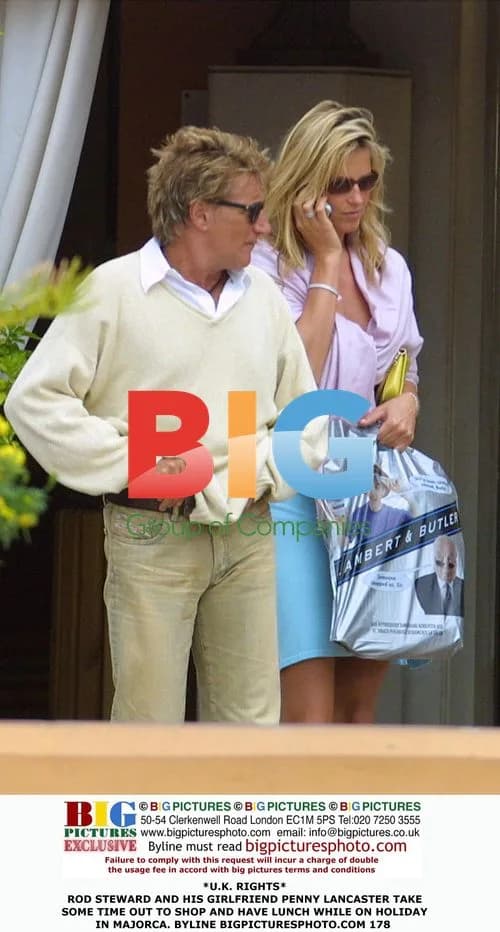 Rod Stewart and Girlfriend Shop and Dine in Majorca