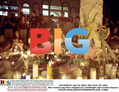 New Yorkers mourn at 9/11 candlelight vigil