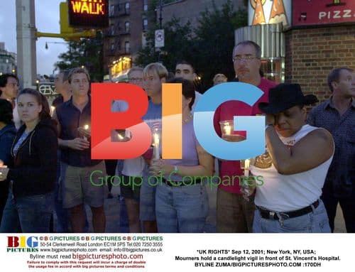 Mourners hold vigil in NYC after 9/11 attacks