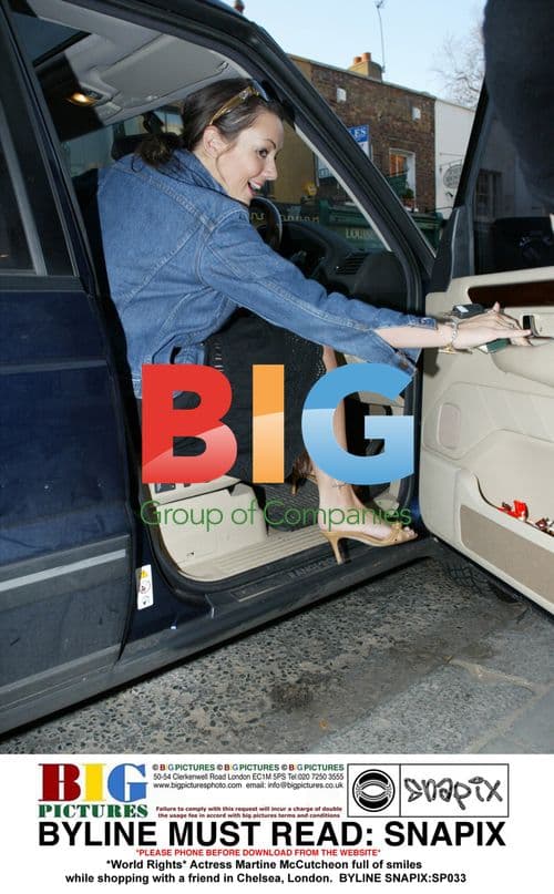 Martine McCutcheon Shopping in London