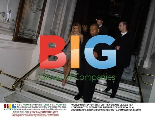 Britney Spears Leaving London Hotel