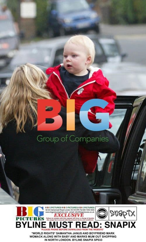 Samantha Janus out shopping with family