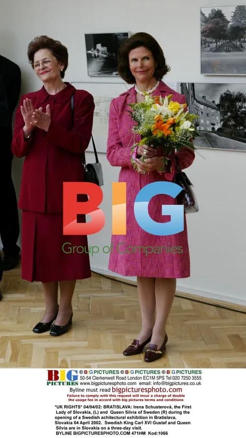 Irena Schusterov and Queen Silvia at Sweden Exhibition