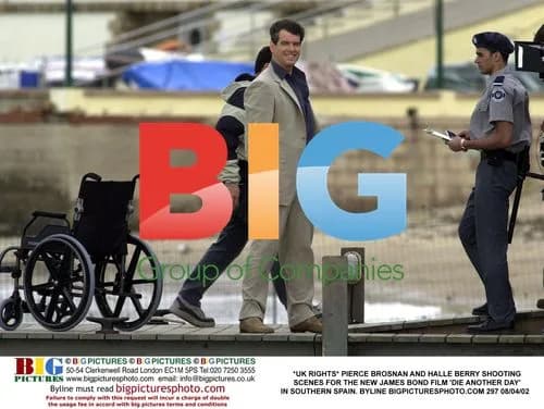 Pierce Brosnan and Halle Berry on set of 'Die Another Day'