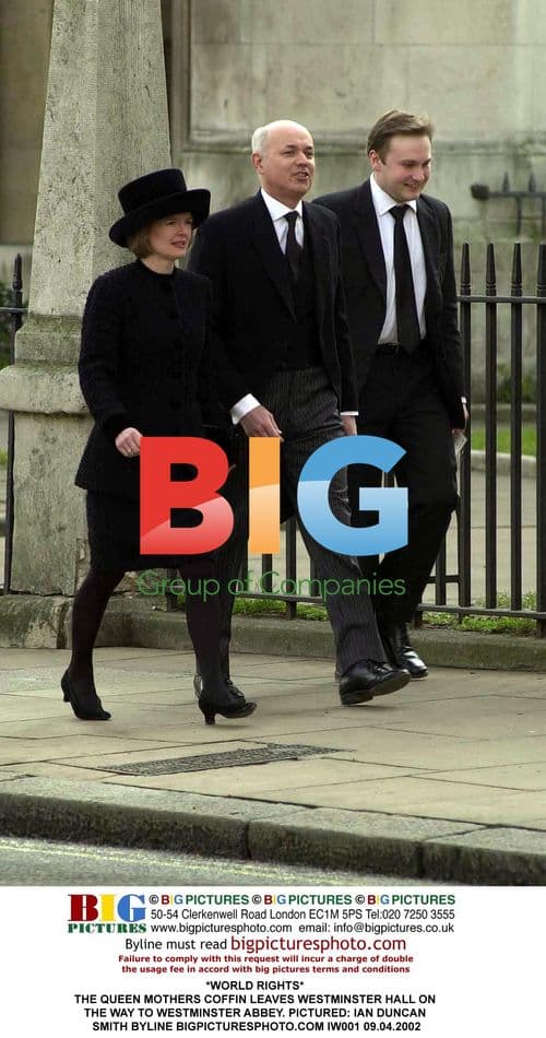Queen Mother's coffin leaves Westminster Hall