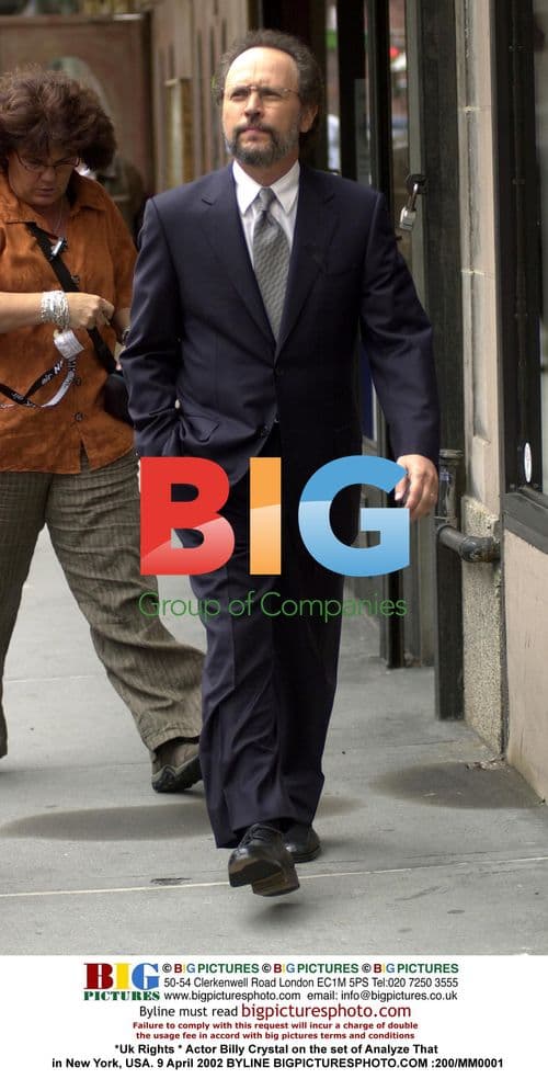 Billy Crystal on Analyze That set